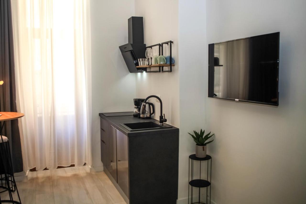 Hedone City Luxury Apartments With Free Parking พูลา ภายนอก รูปภาพ