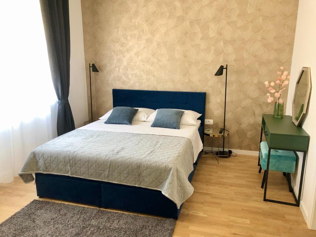 Hedone City Luxury Apartments With Free Parking พูลา ภายนอก รูปภาพ