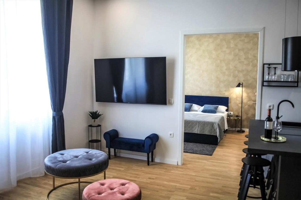 Hedone City Luxury Apartments With Free Parking พูลา ภายนอก รูปภาพ