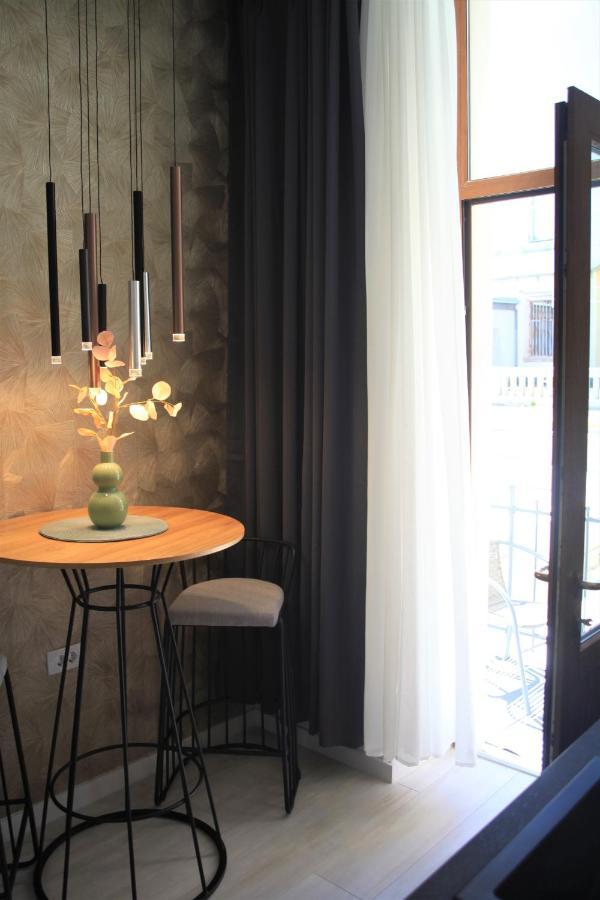 Hedone City Luxury Apartments With Free Parking พูลา ภายนอก รูปภาพ