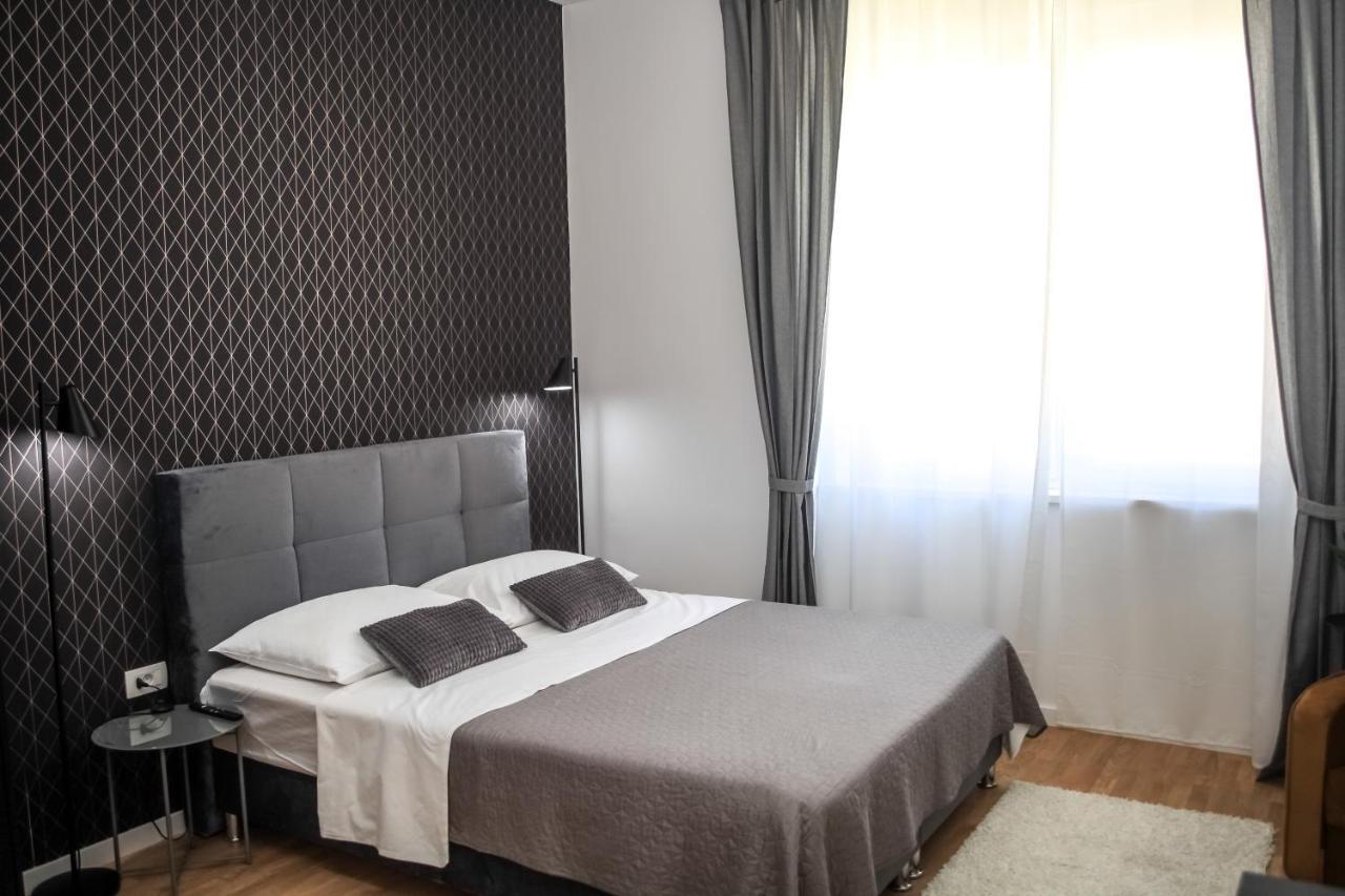 Hedone City Luxury Apartments With Free Parking พูลา ภายนอก รูปภาพ