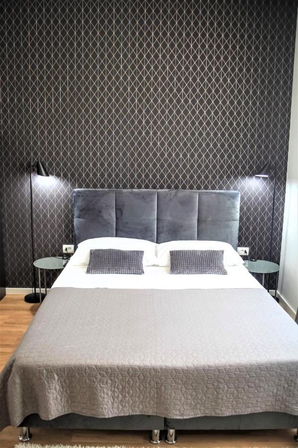 Hedone City Luxury Apartments With Free Parking พูลา ภายนอก รูปภาพ