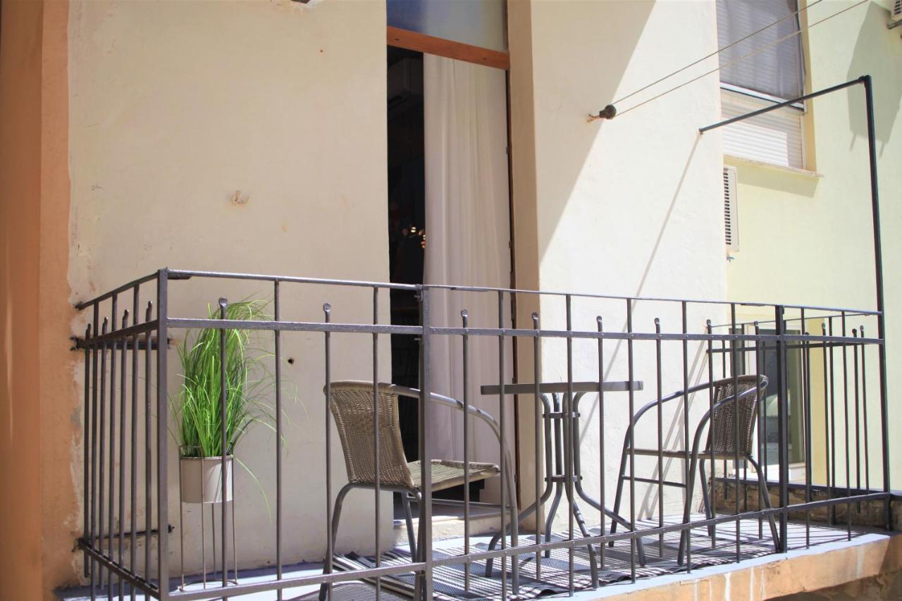 Hedone City Luxury Apartments With Free Parking พูลา ภายนอก รูปภาพ