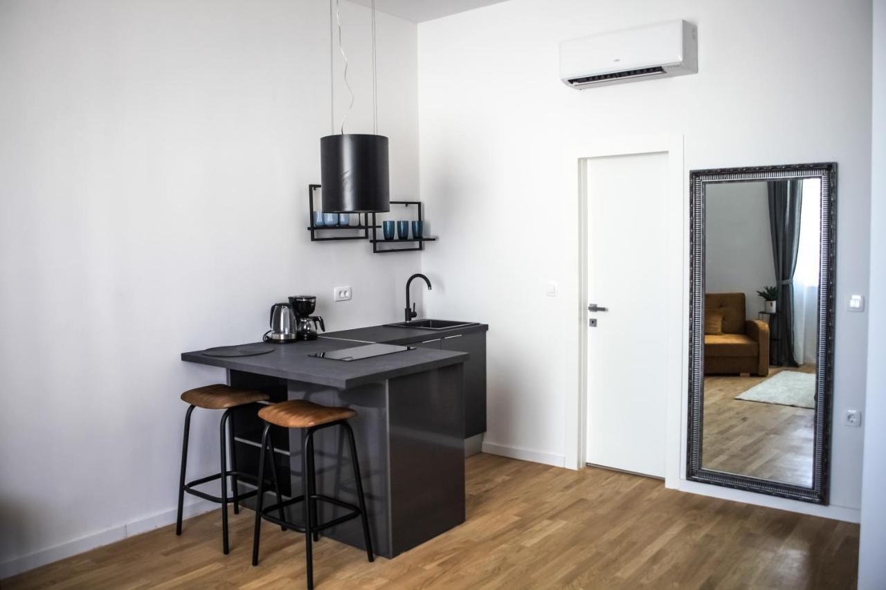 Hedone City Luxury Apartments With Free Parking พูลา ภายนอก รูปภาพ